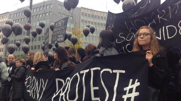 Brussels black protest abortion rights