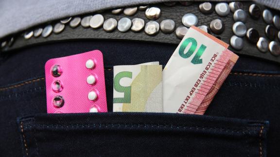 Strengthening the Right to Access to Contraceptives Choice for People with Low Income. Pro familia launches petition to be presented to the German parliament.